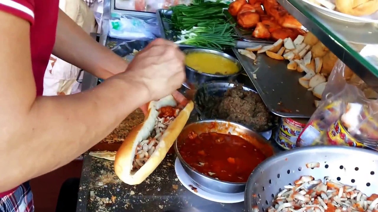 Asian Street Food - Cambodian Sandwiches - Phnom Penh Street Food