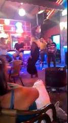 madam marika ingiliz gençleri ile sevişiyor