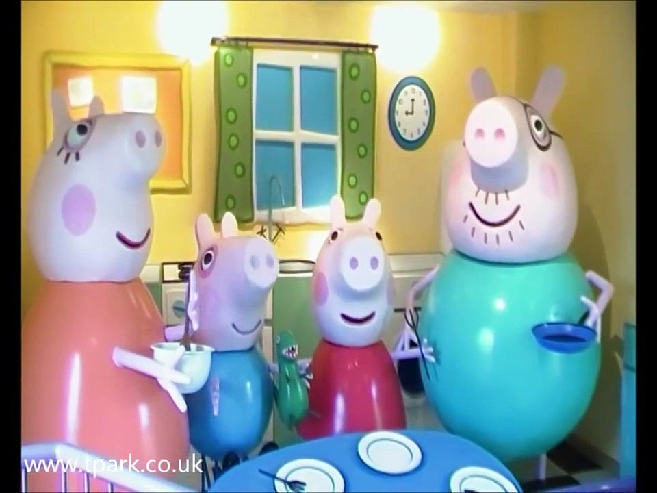 paultons park Peppa Pig World - Peppa's House Show peppas house