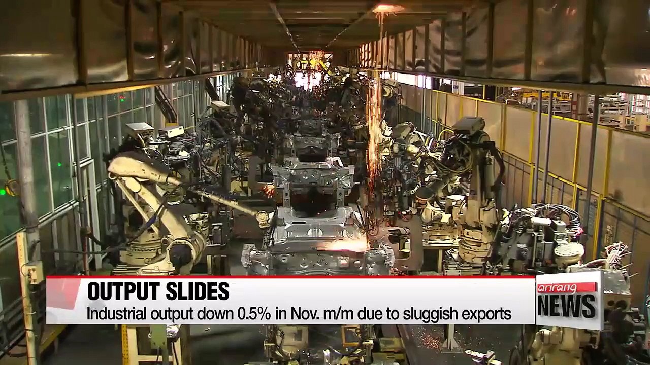 Korea's industrial output drops for second straight month in November