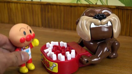 アンパンマンおもちゃとチビ犬がおがお