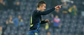 Chelsea ve Liverpool, Van Persie'nin Peşinde