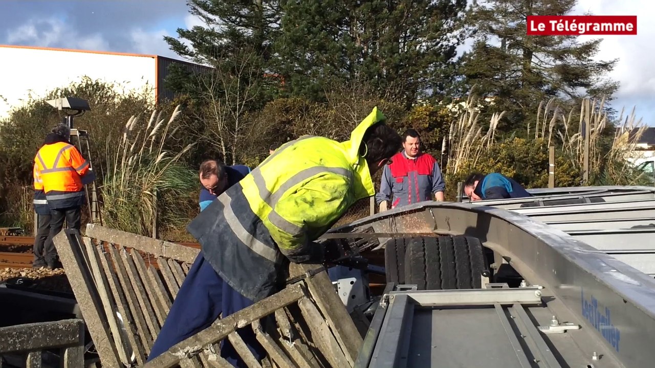 Le Relecq-Kerhuon (29). Accident TER : le camion en cours de dégagement