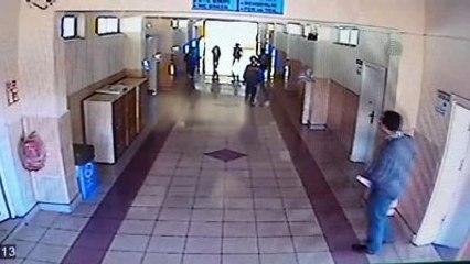 Öğretmenin Öğrencileri Darbetmesi Güvenlik Kamerasında