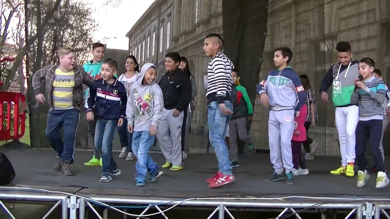 Gypsy performance - Parno Romoro