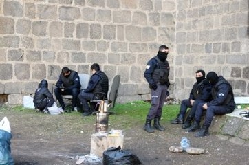 Diyarbakırlı Genç Kızdan Polise Duygulandıran Mektup