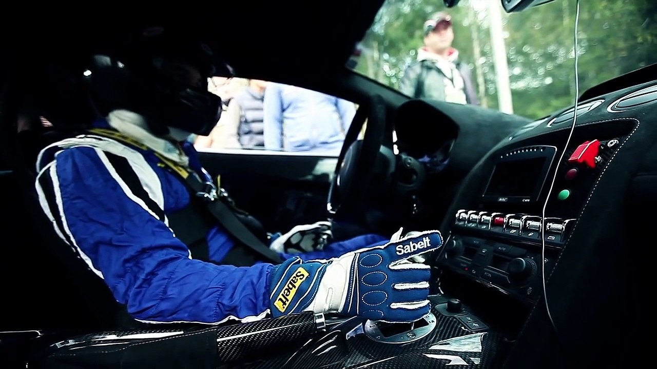 Lamborghini on fire — Top Speed Record, 402 kph (250 mph) on one mile