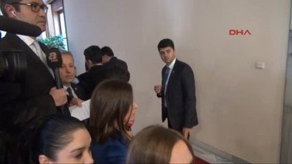 TBMM'deki Davutoğlu-Kılıçdaroğlu Görüşmesi Başladı