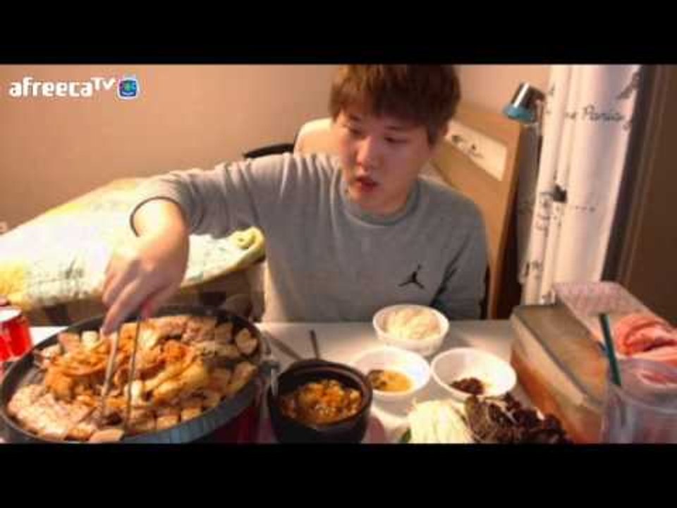 오늘은 오겹살먹는날!! 오겹살 + 된장찌개 + 후식 아이스크림까지 먹방#1편[양띵TV...