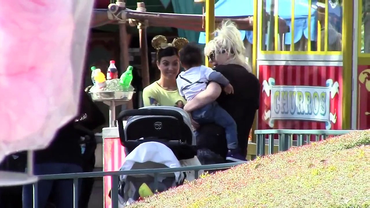 Penelope Kourtney Kardashian Takes Mason And Penelope To Disneyland Sans Scott Disick mouse ears