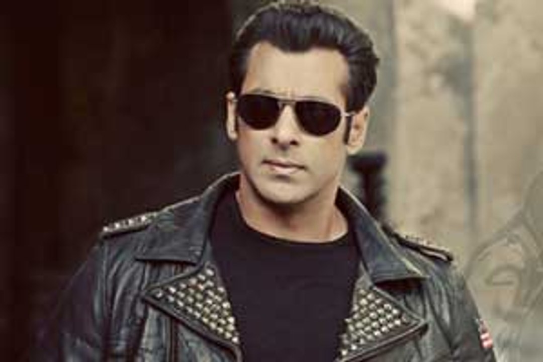 Bollywood Celebrities wish fans a 'Happy New Year 2016'