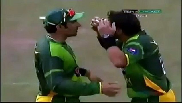 Misbah-ul-Haq vs Shahid Afridi fight ll must watch