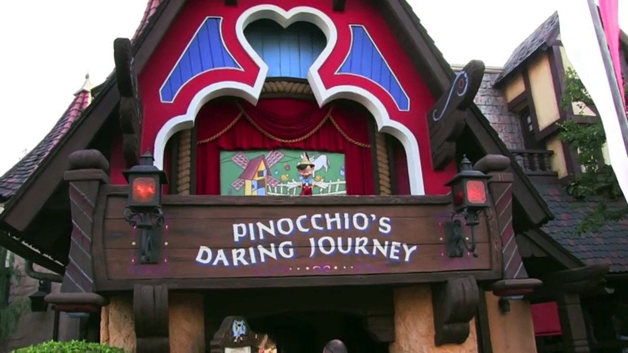 Disneyland Rides Pinocchio's Daring Journey ( Dark Ride) Fantasyland ...
