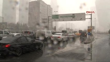 İstanbul'da Yüksek Yerler Beyaza Büründü