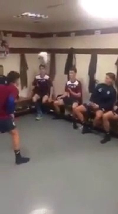 Une équipe de Foot talentueuse réussit un challenge de fou dans les vestiaires