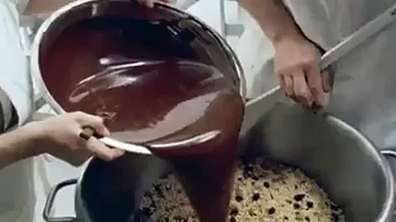 this will blow your mind ( huge car cake )