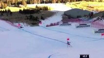 Coupe du monde de ski alpin: Un skieur emporte une porte lors d'une descente