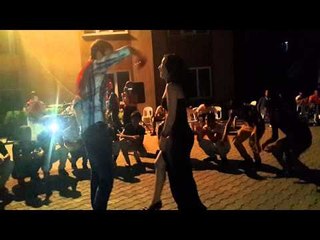 Asker uğurlama gecesinde mezdeke oynayan hatun