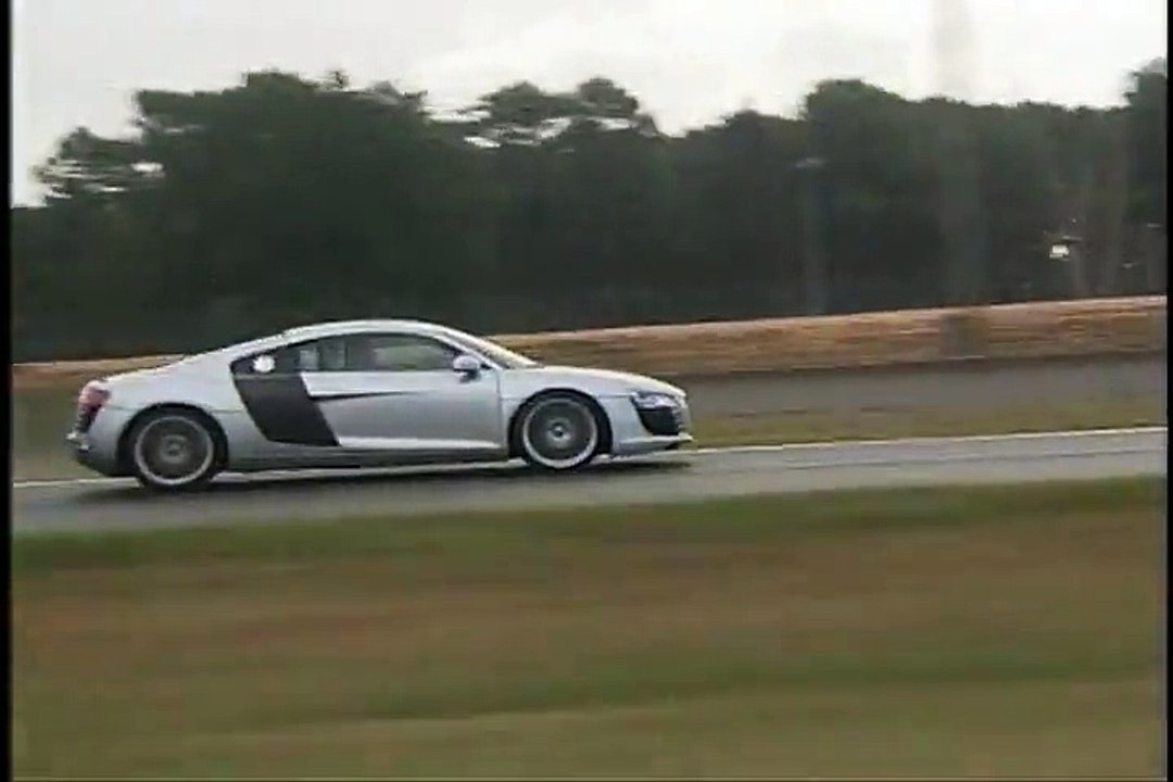 5 Speed Auto - 2011 Audi R8 (2)