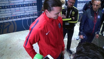 Ibra entretient le suspense