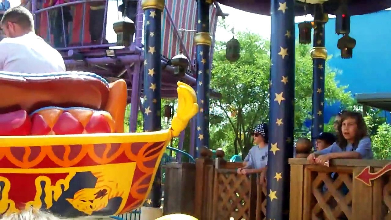 embarquée Les Tapis Volants - Flying Carpets over Agrabah  Disneyland Paris - On Ride - HD le