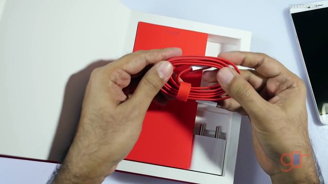 QiKU Terra Smartphone Unboxing & Overview