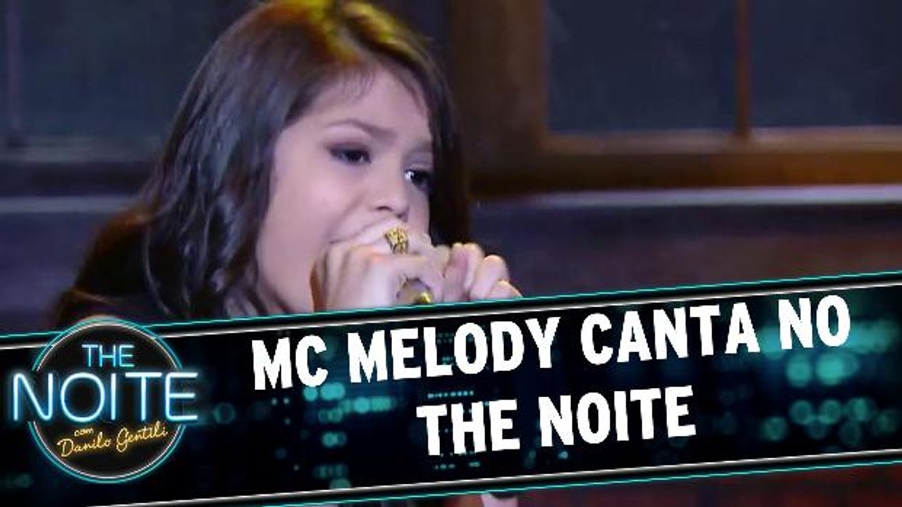Melody canta no The Noite