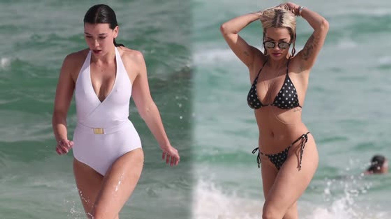 Rita Ora und Daisy Lowe rocken Miami Beach im Badeoutfits