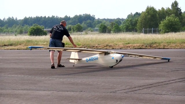 SF 24B SCHEIBE MOTOR SPATZ GIANT RC OLDTIMER MOTOR GLIDER FLIGHT / RC Meeting Berlin Gatow