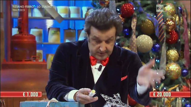 Gli auguri di Buon 2016 ed i ringraziamenti di Flavio Insinna al pubblico di Affari Tuoi