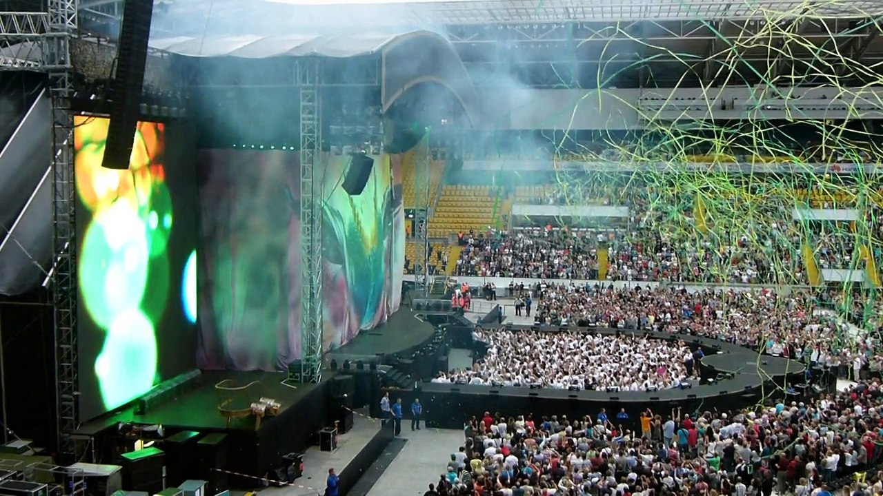 Helene Fischer, Ouvertüre - Unser Tag + Und morgen früh küss‘ ich dich wach (Dresden 2015)