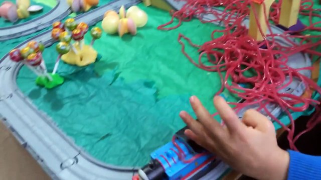 Thomas The Tank Engine And Friends Thomas and Friends Toys - Thomas Train on Candy Island!