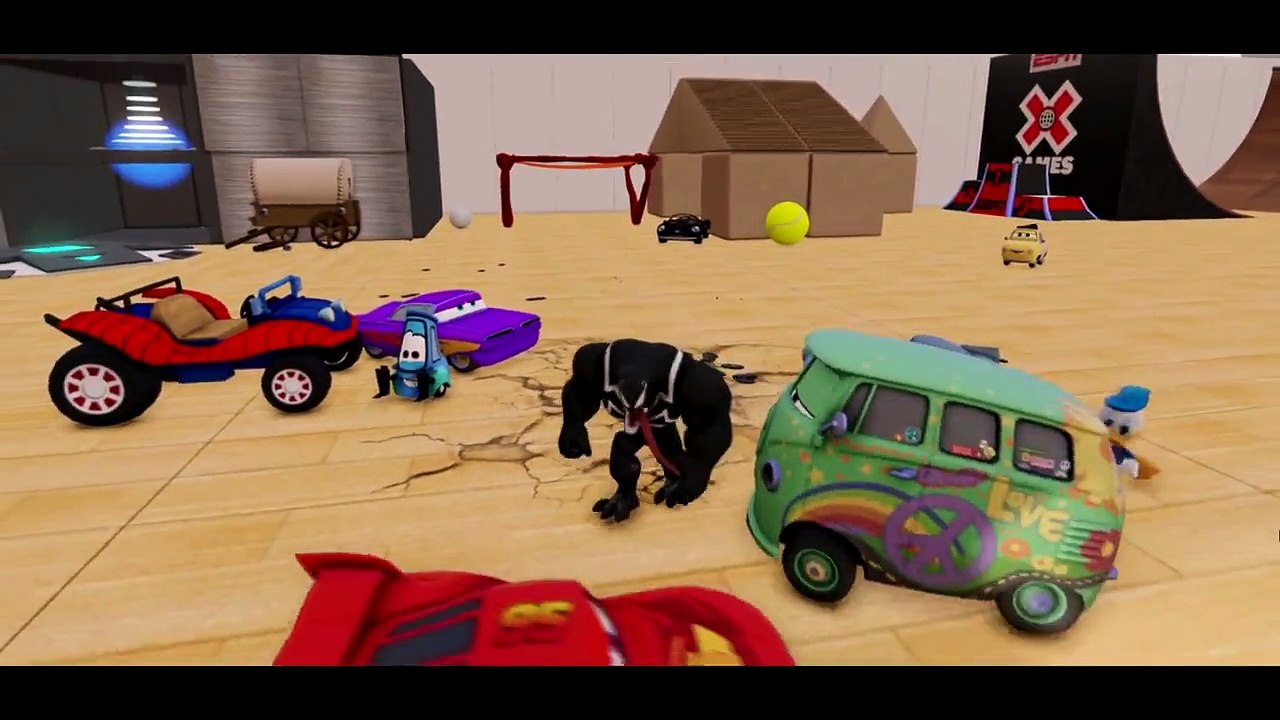 Donald Duck playtime party with Lightning McQueen FUN ! Water slides Playtime Kids video