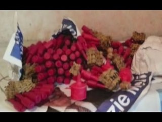 Descargar video: Mugnano (NA) - Sequestrata una tonnellata di botti illegali (27.11.15)