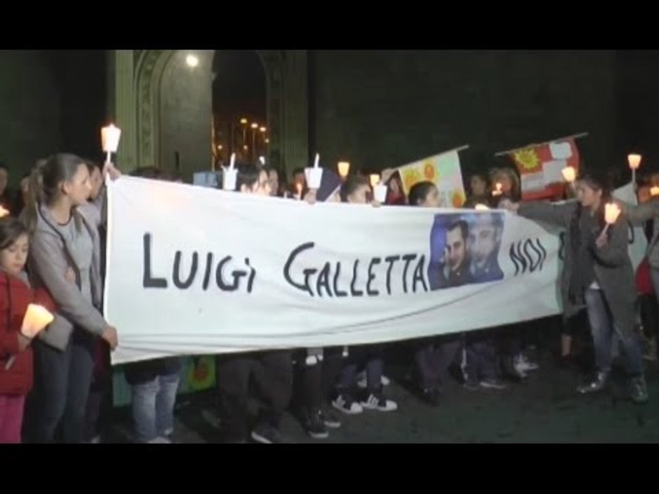 Napoli - Meccanico ucciso dalla camorra, fiaccolata per Luigi Galletta (25.11.15)