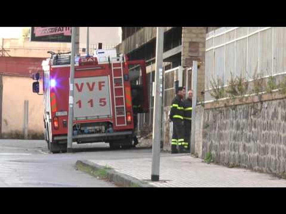 Torre Annunziata (NA) - Ordigno della camorra scatena allarme attentato -live- (25.11.15)