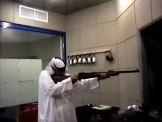 Grown men fail to handle recoil of the 577 "T-Rex" rifle