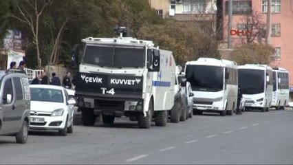 Şanlıurfa'da Sağlık Çalışanlarından Oturma Eylemi