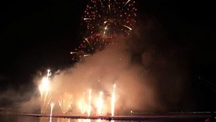 Singapore-Marina-Bay-2015-New-Year-Countdown-Fireworks-2-video-cams_x264