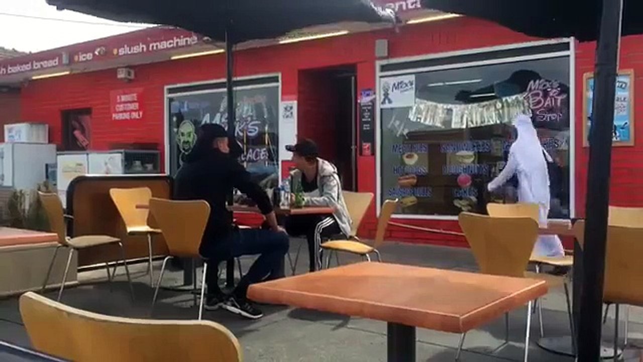 Caméra cachée : faire croire à une bombe