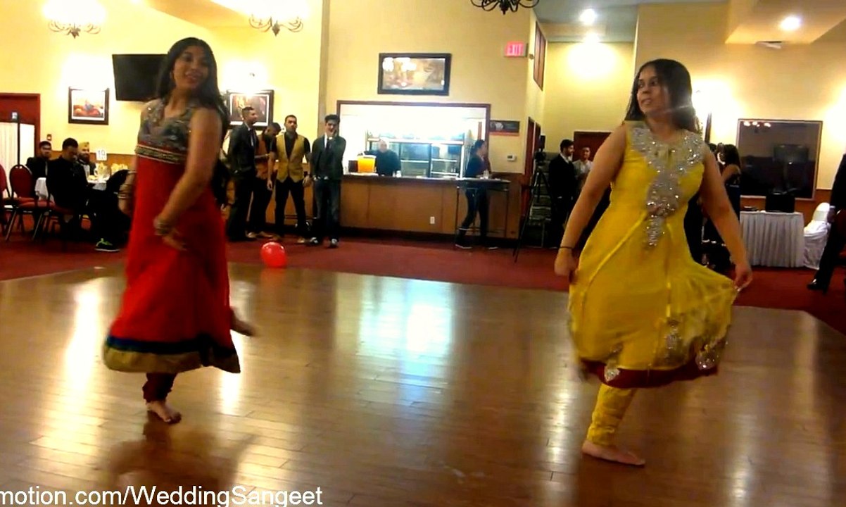 Pakistani HOT Wedding Dance | Song Gun Gunaa Re | HD