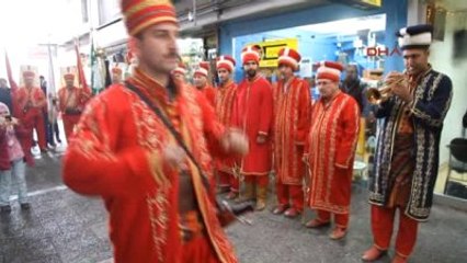 Balıkesir'de Yılbaşı Eğlencelerine Mehteranlı Protesto