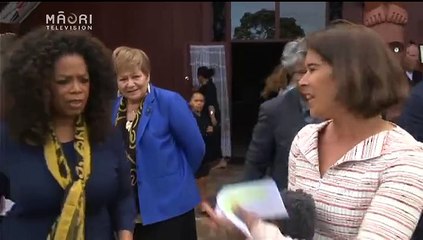 Watch talkshow queen, Oprah Winfrey unexpectedly walk into a live cross to talk to our reporter, Rewa Harriman as Te Kāe