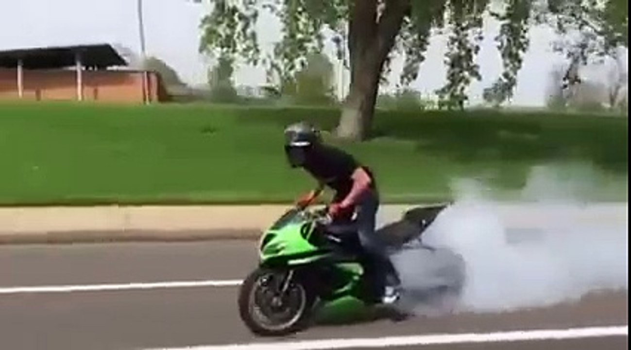 Insane Rolling Burnout On Motorcycle