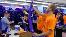 25,000 Balloons Inflated For New Year's Eve in Times Square