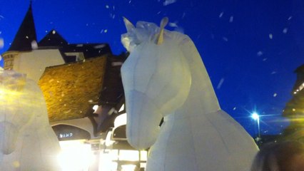 Les FierS à Cheval font la parade