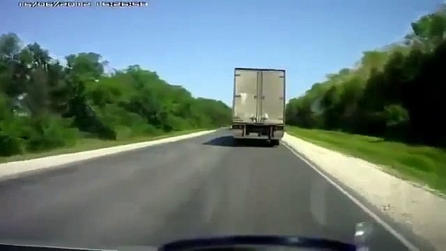 Водитель Фуры КРАСАВЧИК ! ! ! Спас жизнь водителю и пассажир