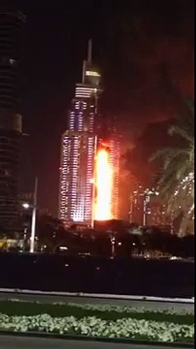 Fire at Burj Khalifa Exclusive footage - 2016 New Year Celebration Fire Accident Dubai