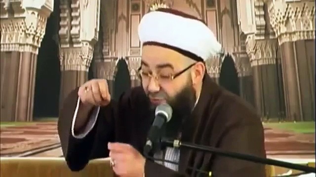 Cübbeli Ahmet Hoca: Gülme krizine sokan Papağan Fıkrası :))))))