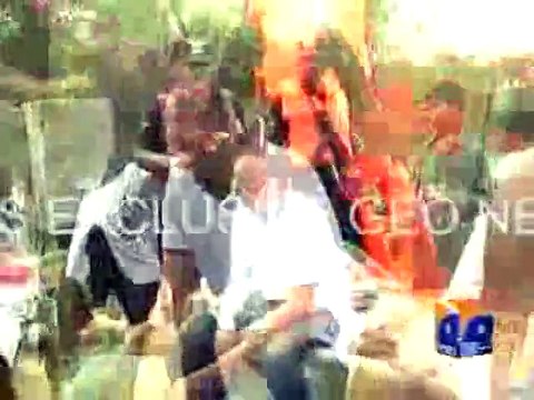 Deputy Commissioner Ghotki Visits Flood Affected Areas-Geo Reports-27 Jul 2015